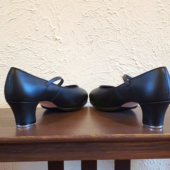Capezio Women's Ballet & Dance Shoes 🩰 - Picture 5 of 9
